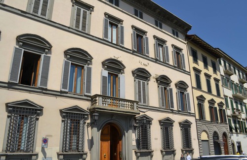 Santa Croce Apartment | Cozy One-Bedroom Retreat in Central Florence with Breakfast