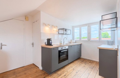 Wazemmes Apartment | Cozy One-Bedroom Escape by Wazemmes Market