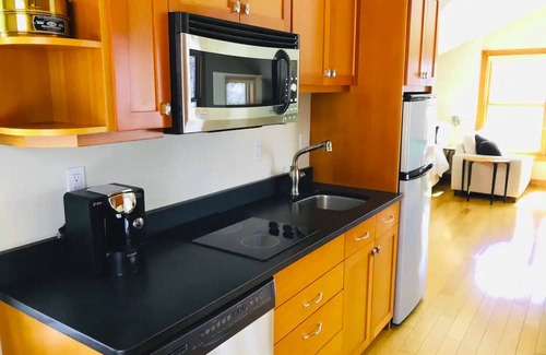 Central Boulder Apartment | Cozy Pool Suite Steps from Pearl Street in Downtown