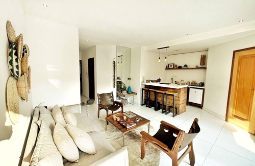 Ipanema Apartment | Bright Penthouse Steps from Posto 9 with Ocean View