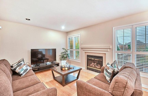 Brampton House | Family-Friendly Bright Ravine 4B in Brampton, Toronto