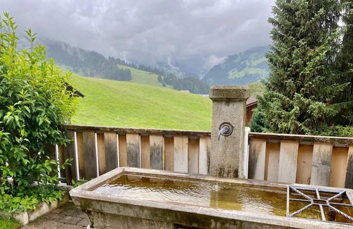 Zweisimmen Nr Gstaad House | Bright Rays Chalet with Phenomenal Views of the Mountains