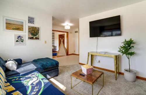 South Bend House | Inviting South Bend Home Near Notre Dame & Family Friendly