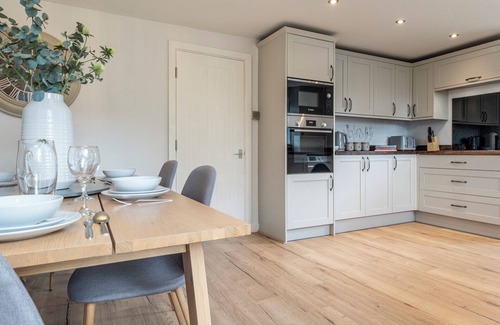 Bourton House | Bright&Spacious 3BD in Centre of Bourton