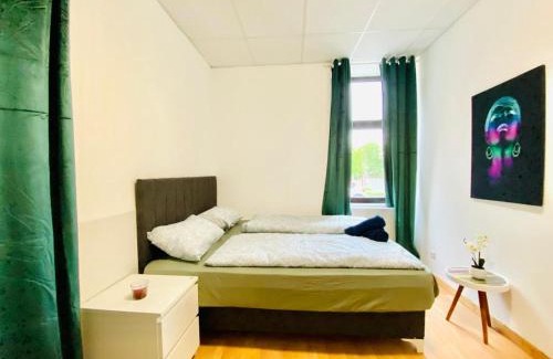 Liesing Apartment | Bright & Spacious 3BR Apt with Direct City Access