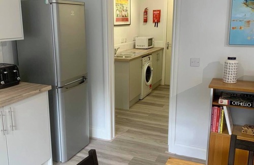 Portsoy House | Bright, Spacious 4-Bedroom, 4-Bathroom Home on Loch Soy
