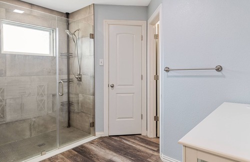 Bedford House | Bright & Spacious 4BR Home - Great Location!