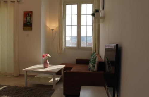 International City Apartment | Bright and Cozy Studio Apartment - Family Friendly Stay