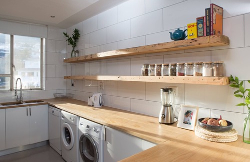 Camps Bay Apartment | Bright Apartment with Ocean View on Camps Bay Beach