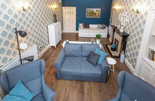 Bonnington Apartment | Top-Rated Edinburgh City Centre Apartment with Spa & Breakfast