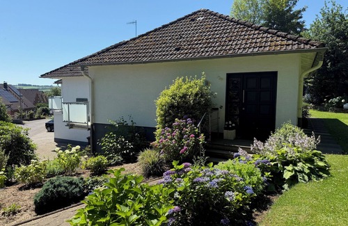 Lindlar Apartment | Bright, spacious vacation apartment on the edge of the forest; quiet; great view; close to the town center