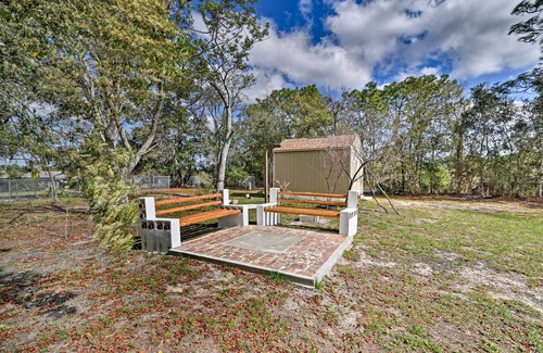 Spring Hill Cottage | Bright Spring Hill Home with Ocean View, Near Weeki Wachee