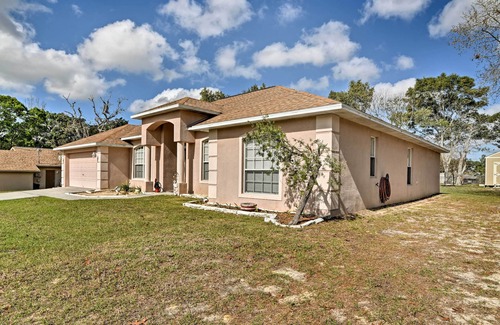 Spring Hill Cottage | Bright Spring Hill Home with Ocean View, Near Weeki Wachee