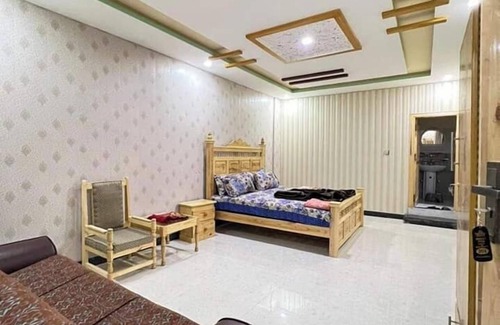 Azad Kashmir Hotel | Cozy Bright Star Hotel & Restaurant with Family-Friendly Amenities