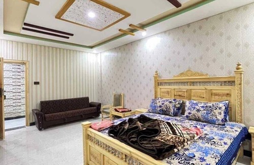 Azad Kashmir Hotel | Cozy Bright Star Hotel & Restaurant with Family-Friendly Amenities