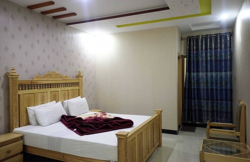 Azad Kashmir Hotel | Cozy Bright Star Hotel & Restaurant with Family-Friendly Amenities
