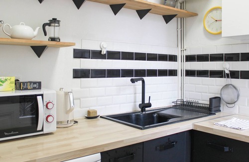 2nd Arrondissement Apartment | Bright stay in the heart of Paris for 4 people