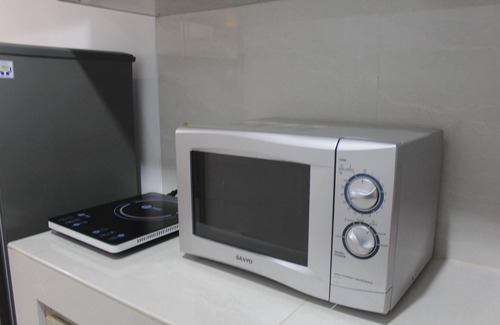 Panunggangan Utara Apartment | Inviting Studio Apartment at Springwood Residence with Pool