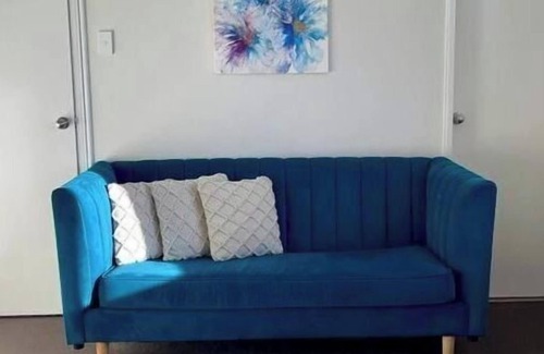 Woolloomooloo Apartment | Bright Studio with Balcony & City/Harbor Views Await