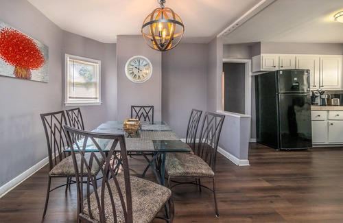 Front Park Apartment | Stylish Apartment with Fireplace in Heart of Buffalo