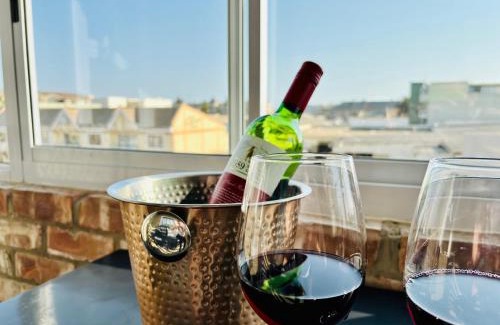 Swakopmund Apartment | Modern Retreat in City Centre Swakopmund with Breakfast