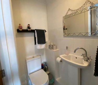 Whitstable House | Bright Oceanfront Suite with Spectacular Views and Ratings