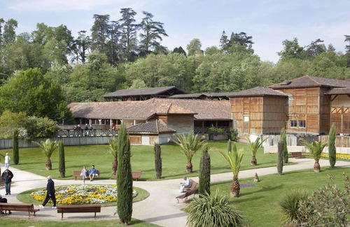 Cazaubon Apartment | Bright T2 bis with veranda, free parking, wifi, near nature