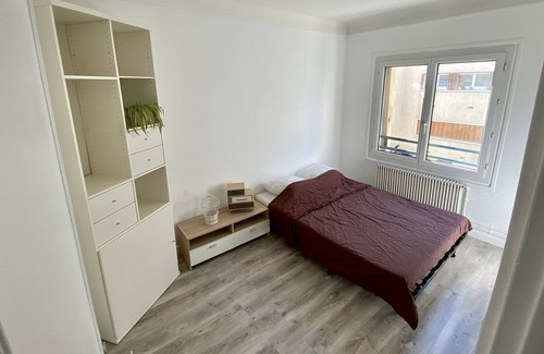 L'Ile-Saint-Denis Apartment | Bright T4 Seine view