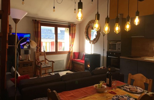 Barcelonnette Apartment | Bright City Center Apartment for 6 with Lake View