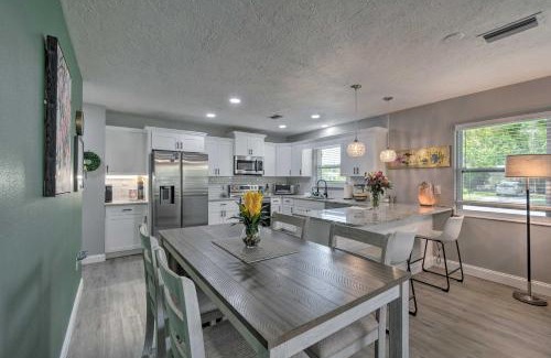 Venice House | Bright Venice Getaway: Pet-Friendly Oasis Near Downtown