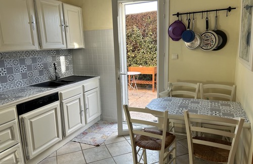 Carry-le-Rouet Villa | Bright Villa with Private Pool Near the Sea, Rated 9.8