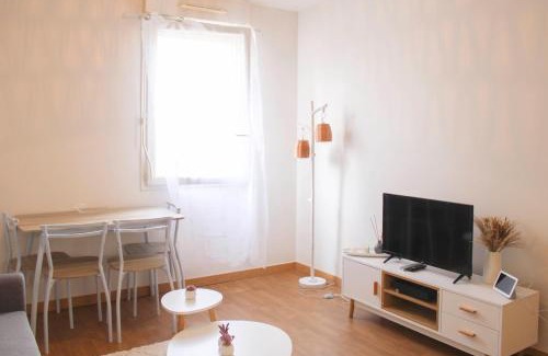 Bagnolet Apartment | Bright Family Apartment with Child-Friendly Amenities
