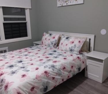 Brighton Beach Apartment | Cozy Brighton Beach Rooms with Kitchen Amenities