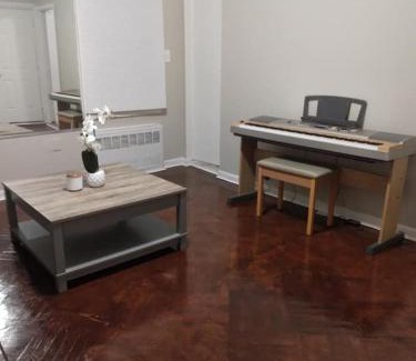 Brighton Beach Apartment | Cozy Brighton Beach Rooms with Kitchen Amenities