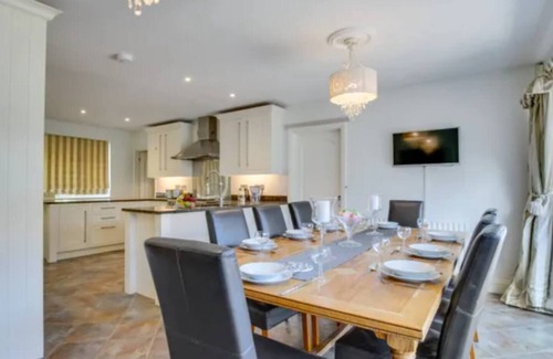 Ovingdean House | Brighton 4-Bed Villa with Heated Pool for Family Getaways