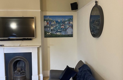 Seafront House | Brighton Townhouse with Free Allocated Parking for Families