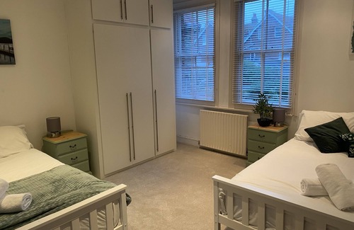 Seafront House | Brighton Townhouse with Free Allocated Parking for Families