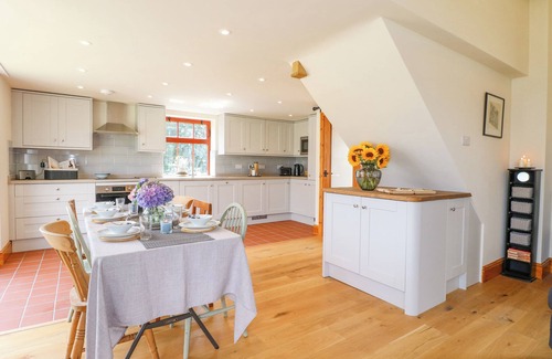 Birchover Cottage | Family-Friendly BRIGHTSIDE Holiday Cottage in Birchover
