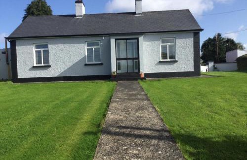 Killeshandra House | Inviting Brigid M’s Farm House – Family-Friendly Retreat