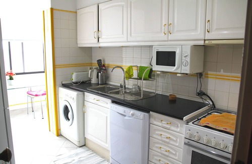 Sao Pedro Apartment | Elevate Your Stay at Brigida's Flat - Faro Central