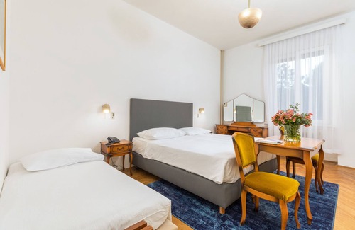 Fazana Hotel | Comfortable Brijuni Rooms Karmen with Breakfast & Accessibility