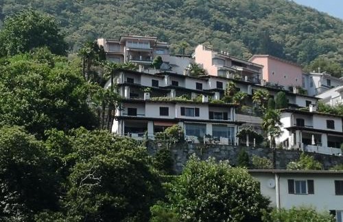 Brissago House | Brilago 1: A Pet-Friendly Hotel with Pool Amenities