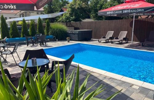 Bekescsaba Hotel | Discover Brill Hotel Békéscsaba: Pool & Oceanfront Retreat