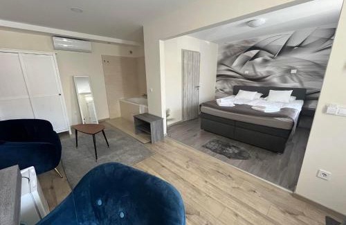 Bekescsaba Hotel | Discover Brill Hotel Békéscsaba: Pool & Oceanfront Retreat