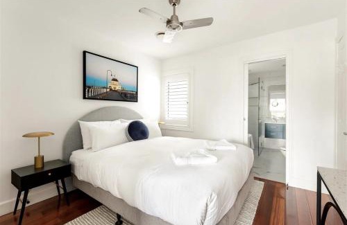 Port Melbourne House | Modern Port Melbourne Central Townhouse for Families