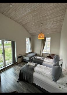 Blonduos House | Oceanfront Brimslóð Atelier Guesthouse with Breakfast Included