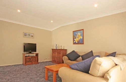 Burrill Lake House | Pet-Friendly Retreat for Families and Adventurers