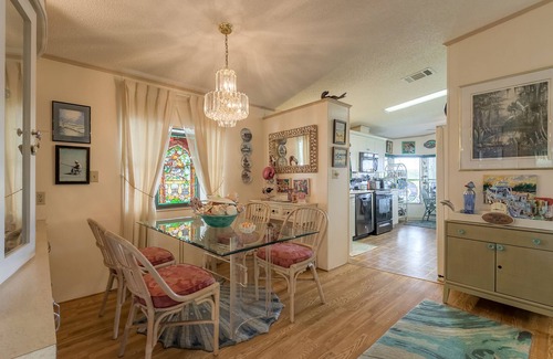 Edgewater House | Perfect Getaway: Boat Access & Family-Friendly Amenities
