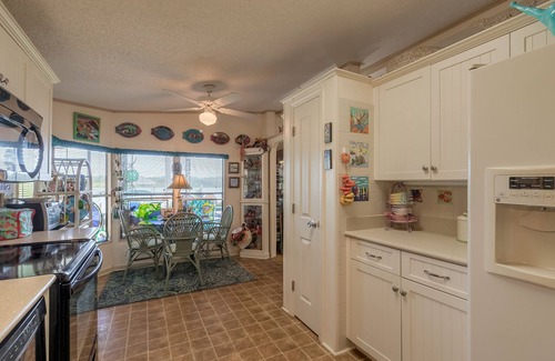 Edgewater House | Perfect Getaway: Boat Access & Family-Friendly Amenities