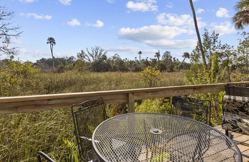 Crystal River Cottage | Experience "On River Time" Cottage with Oceanfront Views